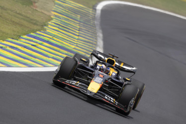 El piloto neerlandés Max Verstappen, de la escudería Red Bull Racing en el circuito de Interlagos, en São Paulo (Brasil).