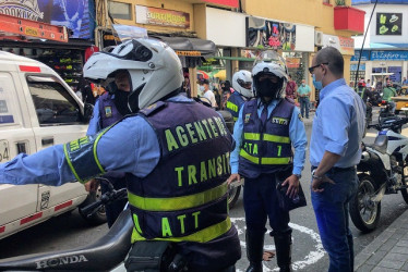 Entérese de los números de las placas que tienen restricción este viernes en las capitales del Eje Cafetero. 