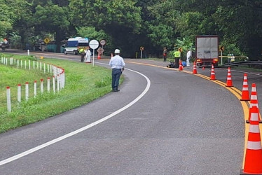 Foto cortesía comunidad| LA PATRIA Sitio del accidente en La Dorada. 