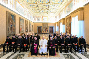 El papa se reunió este sábado con seminaristas de las diócesis de Pamplona y Tudela, de San Sebastián y del seminario Redemptoris Mater. 