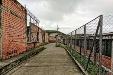 Pasaje entre el Asilo Verdún y el colegio Santo Domingo Savio de Chinchiná