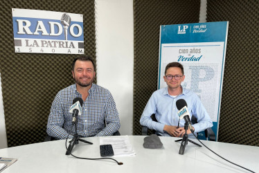 Juan Martín Serna, defensor de derechos humanos y concejal de Aranzazu, y  Juan Diego Aguirre, activista ambiental y periodista del mismo municipio.