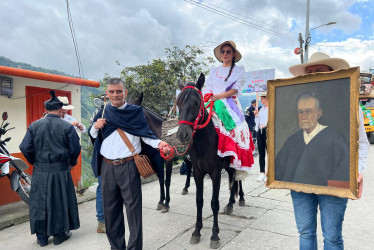 Este lunes se realizó el desfile de comparsas y colonias en Montebonito, Marulanda (Caldas).