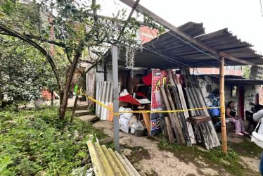 La vivienda en el barrio Los Alcázares afectado por las llamas este viernes.