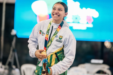 La karateca Sofía Cárdenas ganó para Caldas la primera medalla de oro en los I Juegos Nacionales Juveniles. La deportista venció 4-2 a Laudith Cabrera, de Atlántico, y se ratificó como la reina de este deporte en la categoría Kumite Femenino -50kg.