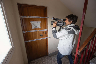 Vista del bloque en Cartagena (Murcia, España), donde un hombre fue detenido tras acudir a la comisaría de Policía Nacional para confesar que había matado a su mujer, colombiana.