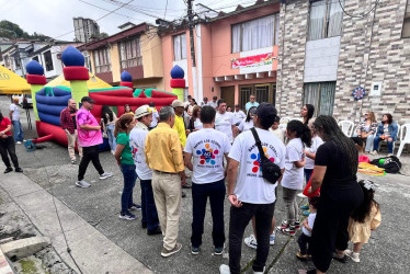 Desde las 5:00 a.m. de este 28 de diciembre comenzó a festejar la comunidad de Los Cedros los 60 años del barrio.