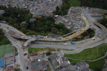 El intercambiador de Los Cedros, en Manizales, está en la recta final, según la Alcaldía. Hay dos tareas pendientes tras un año de retraso frente al plazo inicial.