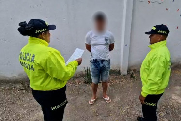 El sujeto es señalado de abusar de los menores de edad dentro de una papelería.