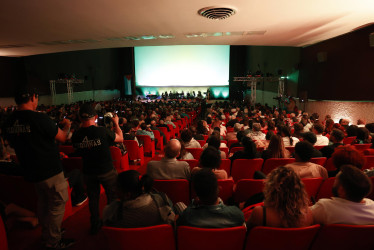 La primicia de la serie de Cien años de soledad ha sido el plato principal del segundo día del Festival Internacional del Nuevo Cine Latinoamericano de La Habana.