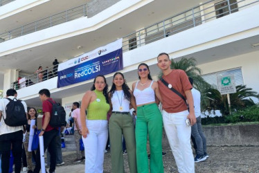 Fotos I Cortesía Normal de Pensilvania I LA PATRIA  Grupo de representantes de Pensilvania (Caldas) en el el XVI Encuentro Internacional de Semilleros de Investigación (Redcolsi), efectuado en Barranquilla.