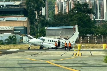 El avión sufrió una avería, pero se descartaron lesionados durante el incidente.