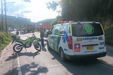 El motociclista murió en el sitio del accidente.