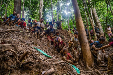 Esta fotografía hace parte del libro Darién del fotoperiodista manizaleño Federico Ríos que narra la migración entre la frontera de Colombia y Panamá. 