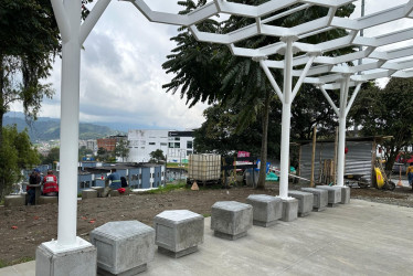 La Alcaldía de Manizales les notificará a tres empresas de transporte entre Manizales y Neira que deben recoger pasajeros únicamente en el paradero metropolitano. La intención es descongestionar el paradero ubicado frente a la puerta del Centro Comercial Fundadores.