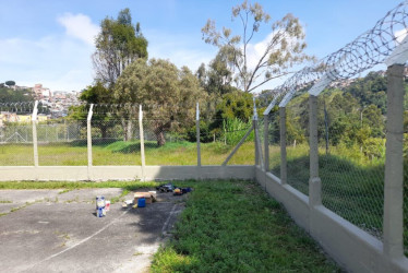 Este es el cerramiento que le hicieron a la cancha como parte de la primera fase de trabajos.