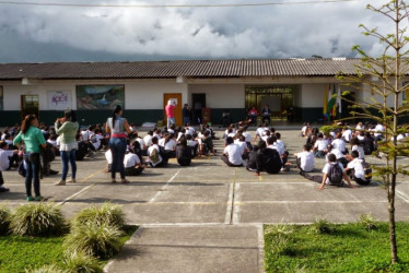 Docente de la Institución Educativa Segundo Henao de Calarcá fue retirada de su cargo por denuncias de maltrato 