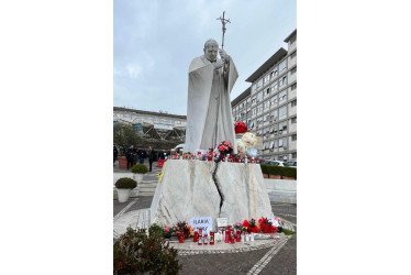 altar para el papa Francisco