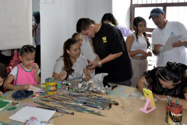 Algunos participantes en los talleres de la casa de la cultura.