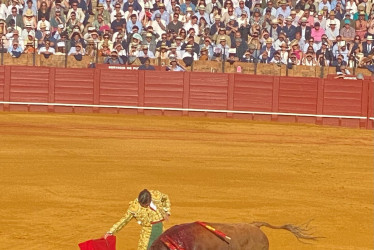 Muletazo de Morante de la Puebla, gran triunfador en Sevilla. 