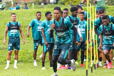 Alejandro García (centro), manizaleño, es el volante conductor hoy del Once Caldas, tanto en la Liga como en la Copa Sudamericana. Este miércoles recibe a Unión Española, de Chile.