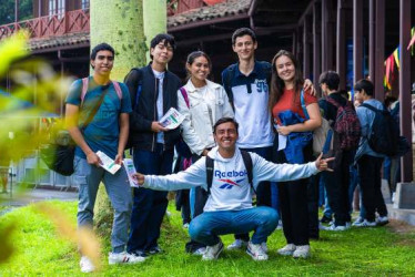  Foto I Facebook U. Nacional I LA PATRIA  La Universidad Nacional sede Manizales, con una variada programación cultural y recreativa, les dio la bienvenida para el primer semestre del 2025 a 669 nuevos integrantes de pregrado (incluyendo 41 talentos del PAET) y 160 de posgrado. Y a 35 del PEAMA. 
