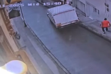 El carro descendió sin control por una pendiente.