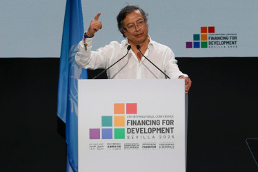 Petro lamentó la ausencia de la cabeza del FMI, Kristalina Georgieva, y apuntó directamente al representante que habló en la inauguración de la FDD4