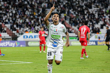 Mateo Zuleta, de los jugadores con mejor presente en el Once Caldas. Anotó el cuarto gol del 6-0 definitivo ante Patriotas y gana confianza para asentarse en la nómina titular del Blanco.