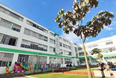 La Universidad de Manizales se une a esta conmemoración de los 80 años de la Chec con un aporte de 160 becas. 