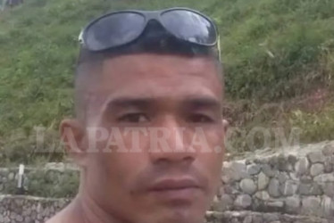 A la víctima, quien recibió 3 disparos con arma de fuego, la identificaron como Rosebel García Álvarez, de 41 años, alias el Paisa. 