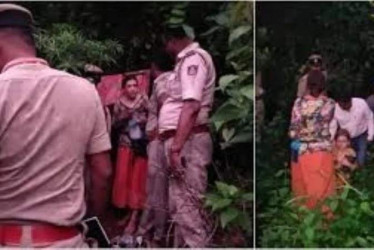 Una mujer y sus dos hijas fueron halladas viviendo en una cueva. 