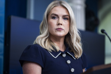 Foto | EFE | LA PATRIA La portavoz de la Casa Blanca, Karoline Leavitt, no confirmó ni negó el despliegue naval estadounidense. El Departamento del Tesoro de los Estados Unidos, a través de la Oficina de Control de Activos Extranjeros (OFAC), designó al Cartel de los Soles que opera en Venzuela como una organización terrorista global. 