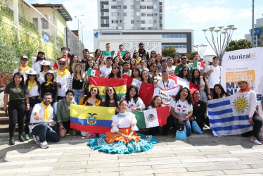 La cultura caldense fue foco en la bienvenida de los estudiantes internacionales.