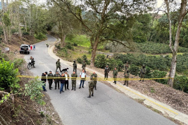 En una de las entradas a Córdoba (Quindío) encontraron una pipeta de gas con explosivos. La octava brigada del Ejército logró hacer una explosión controlada. 
