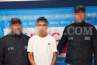 El hombre capturado, natural de Bogotá, presentó un documento similar al de otros capturados.