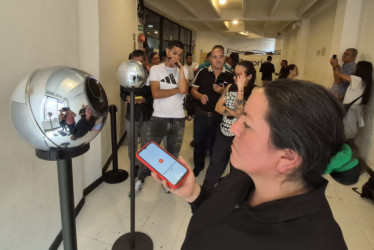 En Manizales, por escanear su iris, una persona recibe 52 WLD, equivalentes a $195 mil.