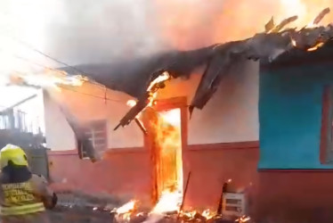 El humo se ve desde diferentes puntos. 