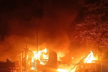 Hacia las 9:45 de la noche del lunes (25 de agosto), un incendio de tipo estructural se registró en el sector conocido como la Vuelta del Gas en La Virginia 