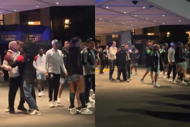 Jugadores, cuerpo técnico e hinchas del Once Caldas fueron alcanzados por gases lacrimógenos que lanzó la Policía en Buenos Aires durante el banderazo.