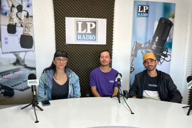 Laura Hernández, directora del Festival La Greca de Chinchiná y vocalista de Pervexoz; el muralista Juan Camilo Loaiza, conocido artísticamente como Lo2 y el rapero Agustín Vázquez, conocido artísticamente como Eron Vmc.