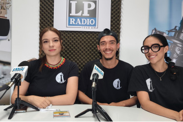 Lina María Muñoz, Juan Sebastián Tamayo y Alejandra Tamayo, integrantes de Teatro El Faro y realizadores del II Festival Nacional de Teatro de Villamaría Actúe Pues.