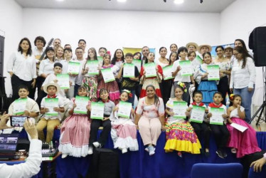  Foto I Facebook Alcaldía / LA PATRIA  22 niños y niñas, entre los 7 y 14 años, provenientes de los cinco municipios de la subregión Centro-Sur, participaron en el primer Encuentro de Semillas Andinas.