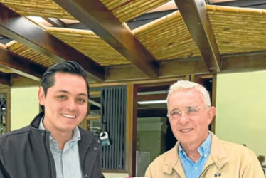 El alcalde Jorge Andrés Arango, conocido como Uribito, sostuvo un encuentro con el expresidente de Colombia Álvaro Uribe.