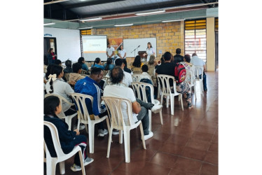 La comunidad educativa del colegio San José de Calarcá conoció detalles del proyecto que mejorará sus espacios escolares.