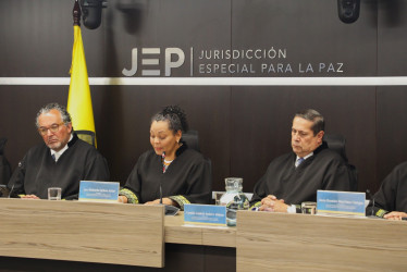 12 exmilitares fueron condenados por la JEP como máximos responsables de 135 asesinatos cometidos en el norte del país entre 2002 y 2005, en el marco del conflicto armado.