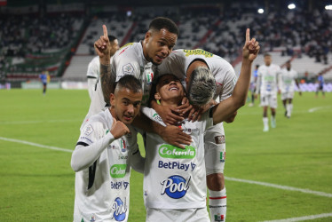 Con anotaciones de Kevin Cuesta, Robert Mejía, Jefry Zapata y Mateo Zuleta, el Once Caldas goleó 5-2 a Boyacá Chicó, escaló en la Liga y se repone de la eliminación reciente de la Copa Sudamericana.