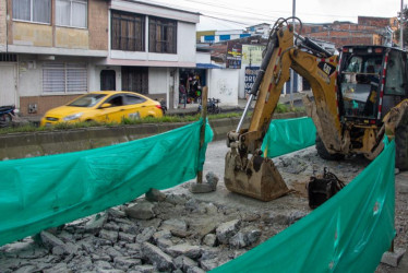 Los proyectos en vías, saneamiento, educación y seguridad avanzan en distintos sectores de Armenia.