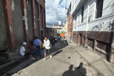 "Cuando volví en sí, aunque muy mareado, estaba cerca de la que llaman la calle de la penicilina en la Galería, desorientado, asustado, sin saber qué había pasado".