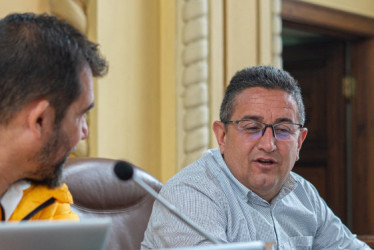 La Mesa Directiva de la Asamblea de Caldas está integrada por Hernán Alberto Bedoya, presidente y militante del Partido Liberal, y Rubén Darío Giraldo, diputado del Partido Conservador, primer vicepresidente. 